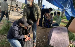 Bắt giữ 2 anh em vận chuyển 20 kg tinh thể màu trắng nghi ma túy