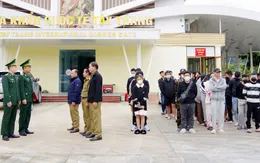 Tiếp nhận 69 công dân do Lào trao trả, nhiều người bị lừa, ép làm ở casino