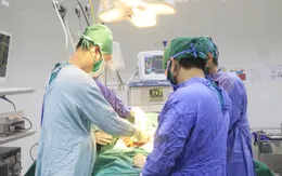 Cắt bỏ toàn bộ thận điều trị triệt căn cho bệnh nhân ung thư thận