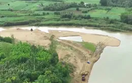 Doanh nghiệp trúng đấu giá mỏ cát nhưng không thể khai thác