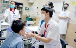 Loại bỏ khối u khoang bên họng xâm lấn nền sọ cho bé trai