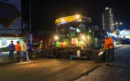 Xuyên đêm thảm nhựa 'con đường đau khổ' ở Cần Thơ