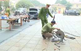 Hà Nam: Tiêu hủy hơn 600 vũ khí, vật liệu nổ, công cụ hỗ trợ và pháo