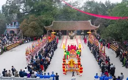 Linh thiêng Lễ hội Đền Mẫu Âu Cơ