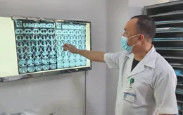 Gắp thành công dị vật nằm sâu trong đường hô hấp bệnh nhân suốt 7 năm