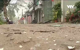 Đường xuống cấp ngay giữa Thủ đô