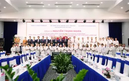 Bí thư Trung ương Đảng, Trưởng ban Tuyên giáo Trung ương thăm, chúc mừng một số cơ sở y tế