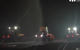 Hối hả làm việc xuyên đêm trên công trường xây dựng Dự án Vành đai 4