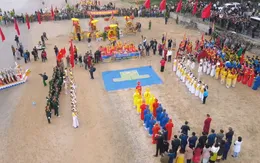 Nghệ An tưng bừng lễ hội cầu ngư và đua thuyền