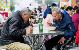 Festival Phở tại Nam Định: Hàng vạn du khách xếp hàng chờ thưởng thức phở