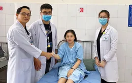 Cắt bỏ khối u chứa răng, tóc, xương trong buồng trứng của bệnh nhân