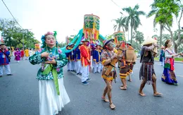 Độc đáo Lễ rước Cung Nghinh Thánh Mẫu trên đường phố Huế