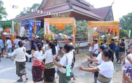 Lào đón Tết Bounpimay