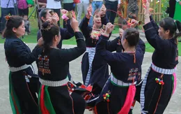 Tái hiện trò chơi dân gian truyền thống tại Lễ hội Đền Hùng