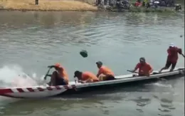 Làm rõ việc khán giả lấy đá, mái chèo ném đội đua ghe