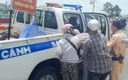 CSGT dùng xe chuyên dụng đưa ông cụ 73 tuổi đến bệnh viện kịp thời