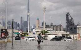 Mưa lũ và sóng nhiệt bao trùm châu Á và châu Phi