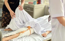 Từ vết xước nhỏ, bé trai bị viêm xương tủy do tụ cầu vàng