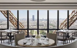 Chiêm ngưỡng kiến trúc độc đáo của nhà hàng trên tầng 2 tháp Eiffel