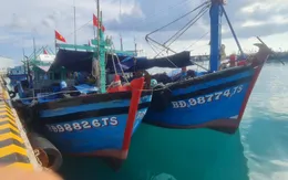 Trung tâm Dịch vụ hậu cần - Kỹ thuật đảo Trường Sa giúp tàu cá Bình Định khắc phục sự cố trên biển