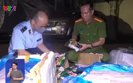 Cảnh báo lạp xưởng nướng đá không rõ xuất xứ, giá 20.000 đồng mỗi túi