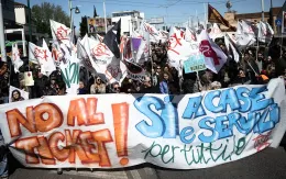 Venice bị phản đối việc thu phí vào cửa với người đi trong ngày