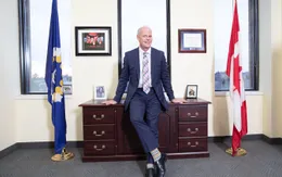 Từ người vô gia cư nghiện ngập trở thành Thị trưởng một thành phố ở Canada