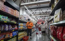 Giới trẻ Mỹ thay đổi thói quen chi tiêu vì lạm phát