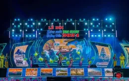 Độc đáo Lễ hội “Sóng nước Tam Giang”