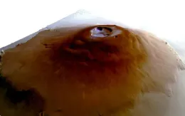 Phát hiện bất ngờ về hiện tượng băng giá trên đỉnh núi lửa của sao Hỏa