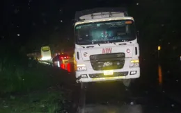 Tạm giữ lái xe tải lấn làn đâm đôi nam nữ tử vong trên Quốc lộ 6