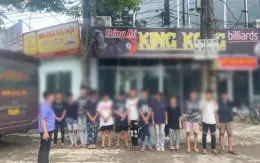 Nhóm thanh thiếu niên phóng nhanh, đánh võng, đâm người đi đường chấn thương sọ não