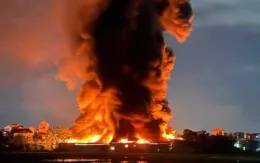 Hàng trăm người xuyên đêm dập lửa tại Công ty cổ phần nhựa và bao bì Vĩnh Phúc