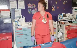 Nắng nóng gay gắt ở Mỹ khiến nhiều người thiệt mạng, các bệnh viện quá tải vì số ca cấp cứu tăng vọt