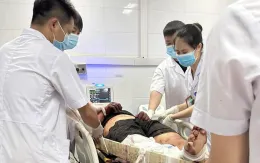 Cứu nam thanh niên người Trung Quốc bị một khung sắt nặng 1 tấn rơi trúng