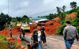 Lâm Đồng sẽ cưỡng chế, di dời dân khỏi khu vực sạt lở