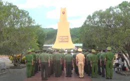 Lãnh đạo Bộ Công an dâng hương tri ân các anh hùng, liệt sĩ tại khu di tích An ninh khu 5