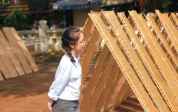 Về làng bánh đa Thổ Hà nghe tiếng bình yên