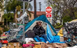 Chiến dịch xóa sổ lều trại của người vô gia cư tại Mỹ