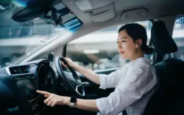 Tại sao những người say xe lại không say khi lái xe?
