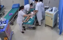Bé gái 9 tuổi hôn mê sâu do đái tháo đường