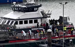 Anh xử lý mạnh lao động nhập cư bất hợp pháp