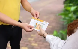 Bưu điện chuyển phát thẻ căn cước đến tận tay người dân