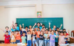 Bút chì màu - Thắp sáng ngọn lửa tri thức cho trẻ em vùng biên