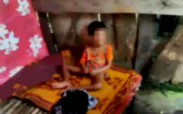Cháu bé ở một mình trong lán trại ở Nghệ An được đưa đi bệnh viện chữa trị