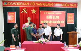 Vùng 3 Hải quân bàn giao ngư dân gặp nạn trên biển Hoàng Sa