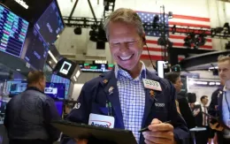 Thị trường chứng khoán thế giới: Các cổ phiếu công nghệ lớn bật tăng