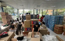 Thiệt hại lớn từ bão, nhiều doanh nghiệp vẫn nỗ lực cứu trợ đồng bào vùng lũ