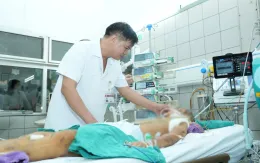 Bé gái trong vụ lũ quét tại bản Làng Nủ: Vẫn còn bùn, đất trong phổi
