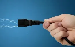 Nam sinh tử vong vì điện giật khi sạc pin xe ô tô đồ chơi